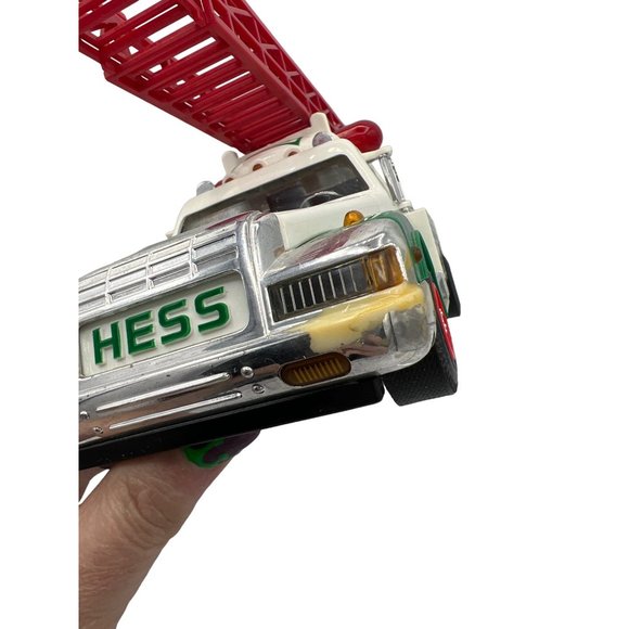 Hess Gasoline Truck Extension Ladder Lights White Green Sounds Flasher Vintage - Picture 5 of 11
